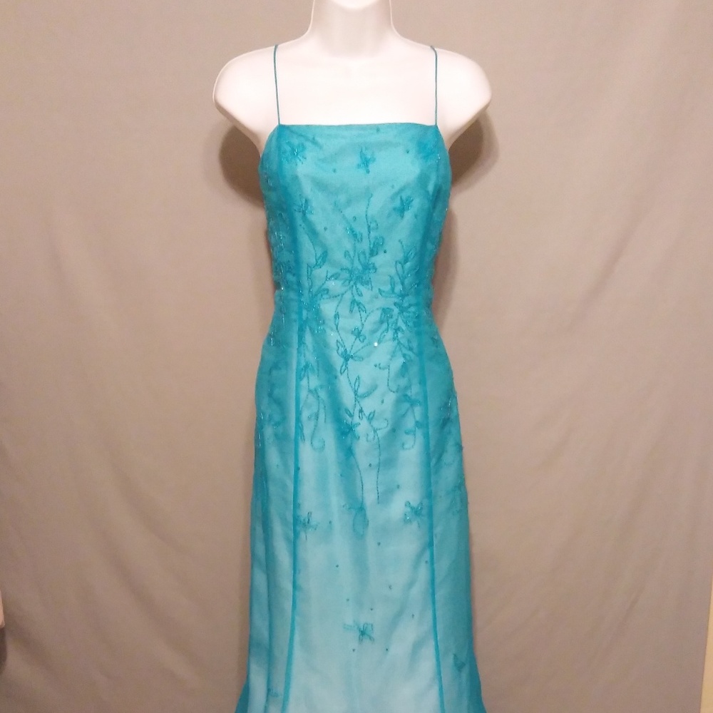 CLOSET CLOSING BLUE MERMAID FLOOR LENGTH GOWN